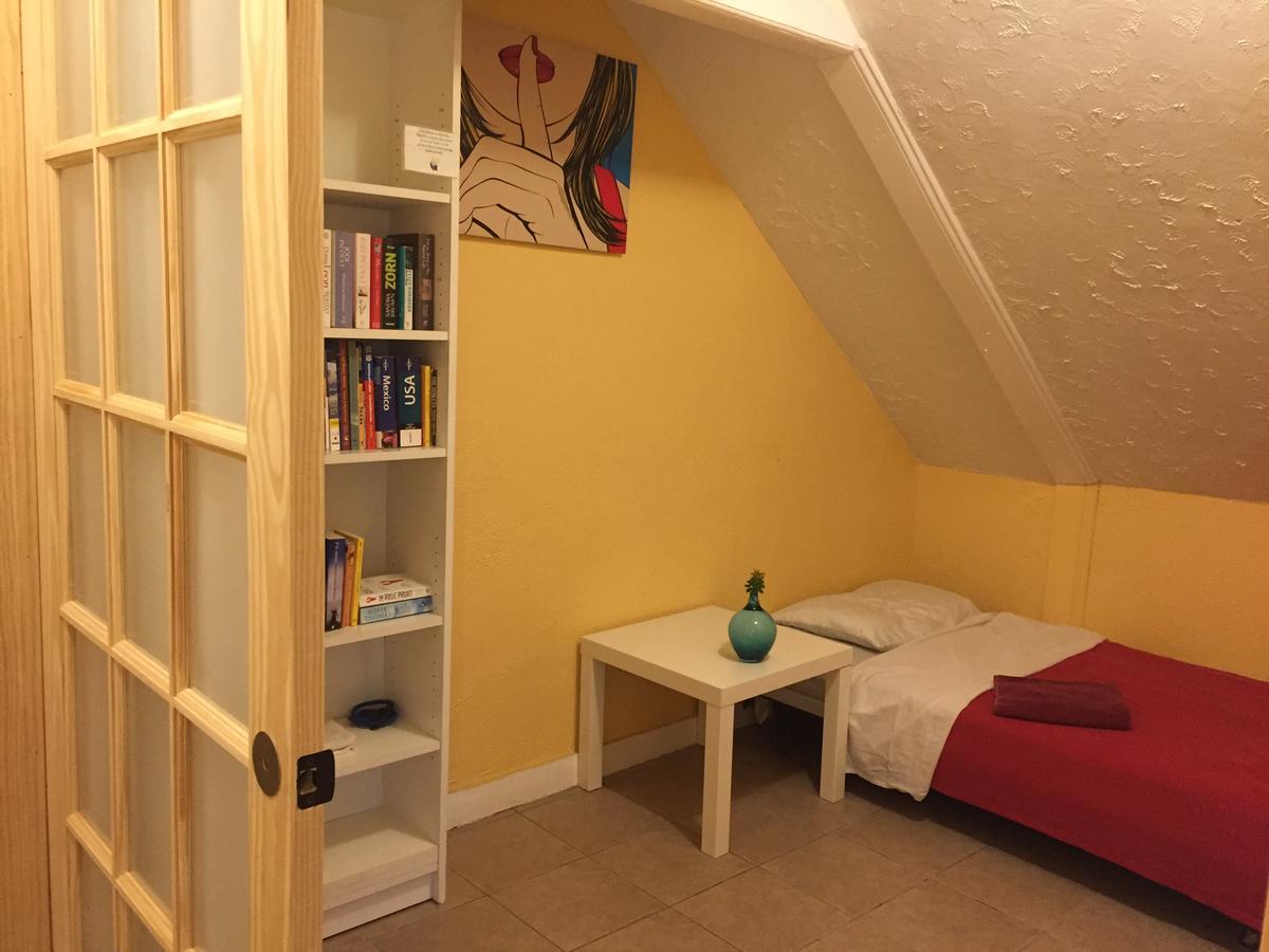 Providence Hostel & Guest House エクステリア 写真